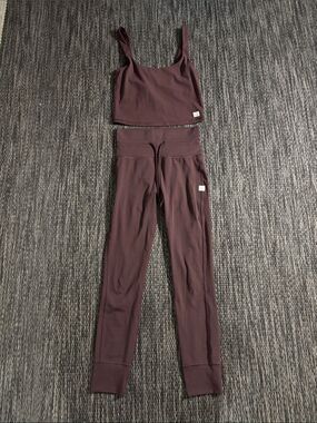 Vuori Daily Crop Tank Top and Daily Legging Set Ruby Red Size XS